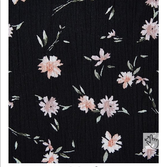 Torrid BLACK DITSY FLORAL CRINKLED GAUZE PUFF SLEEVE PEASANT DRESS 1x - Picture 8 of 9